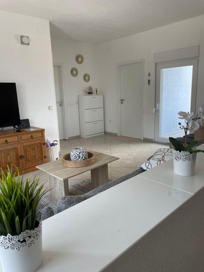 Apartment Roko Трогір Екстер'єр фото