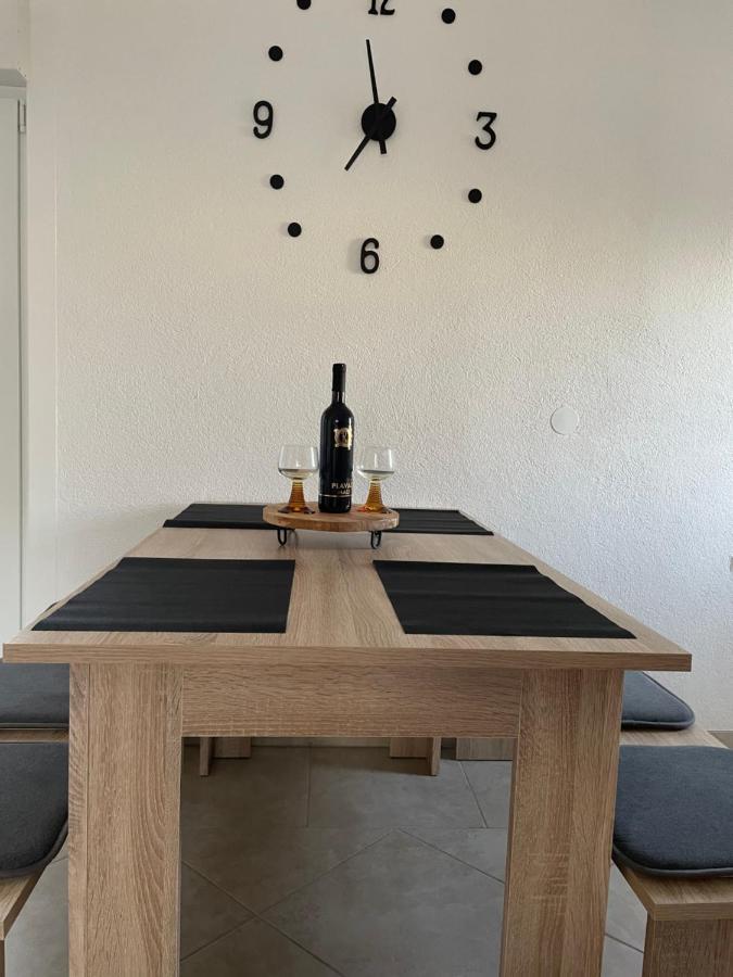 Apartment Roko Трогір Екстер'єр фото
